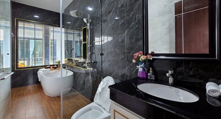 For sale 3 bedrooms villa in Bang Lamung, Chonburi