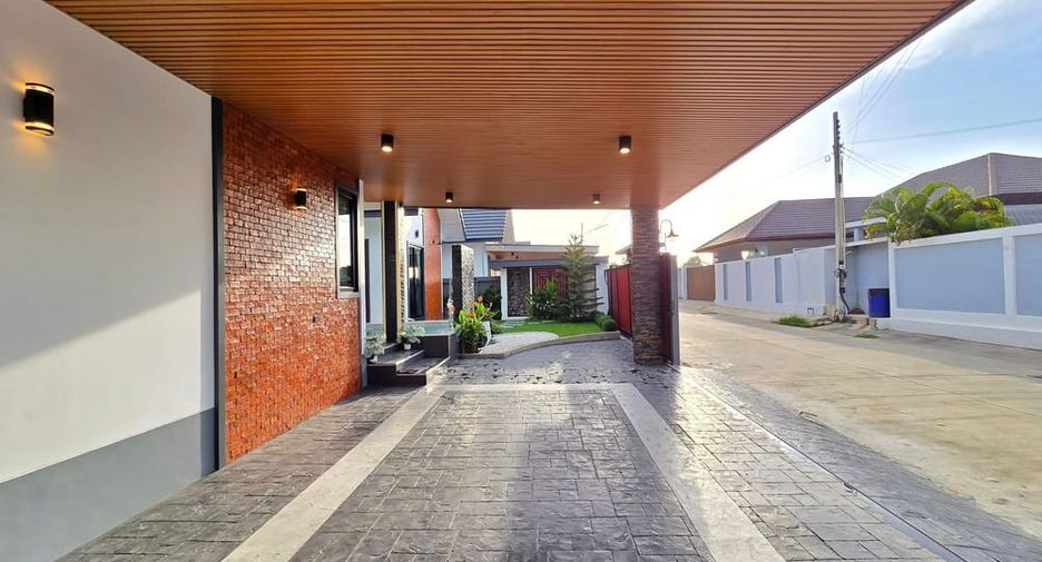 For sale 3 bedrooms villa in Bang Lamung, Chonburi