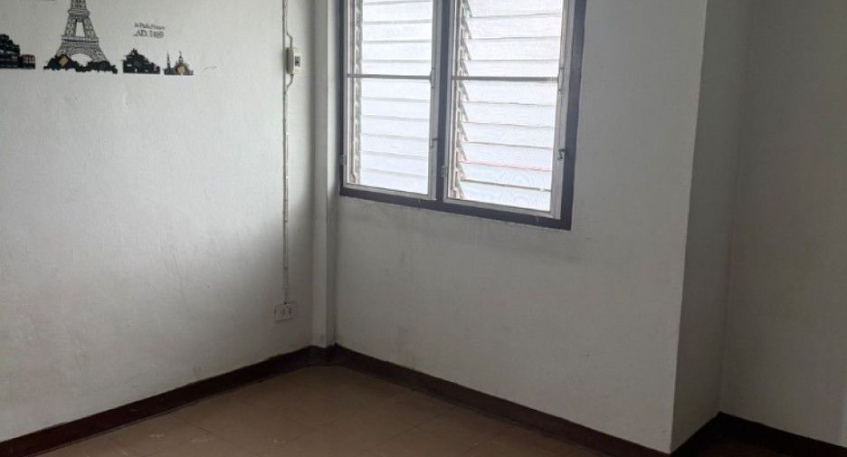 À vendre 2 chambres maison à Mueang Lamphun, Lamphun