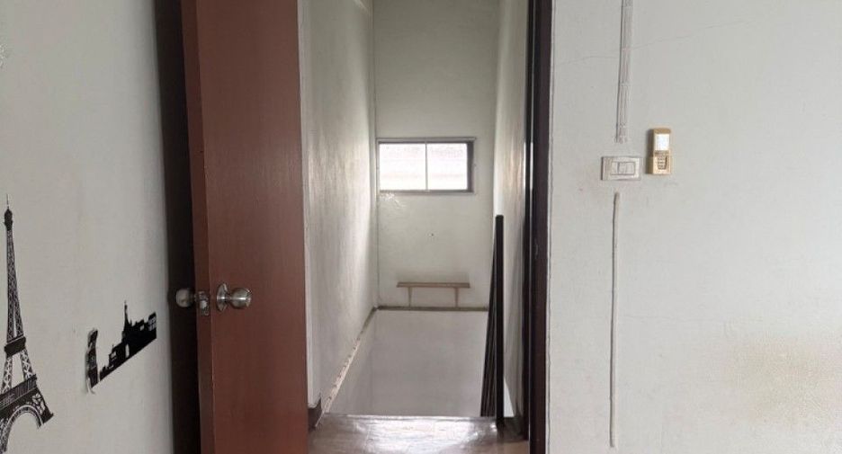 À vendre 2 chambres maison à Mueang Lamphun, Lamphun