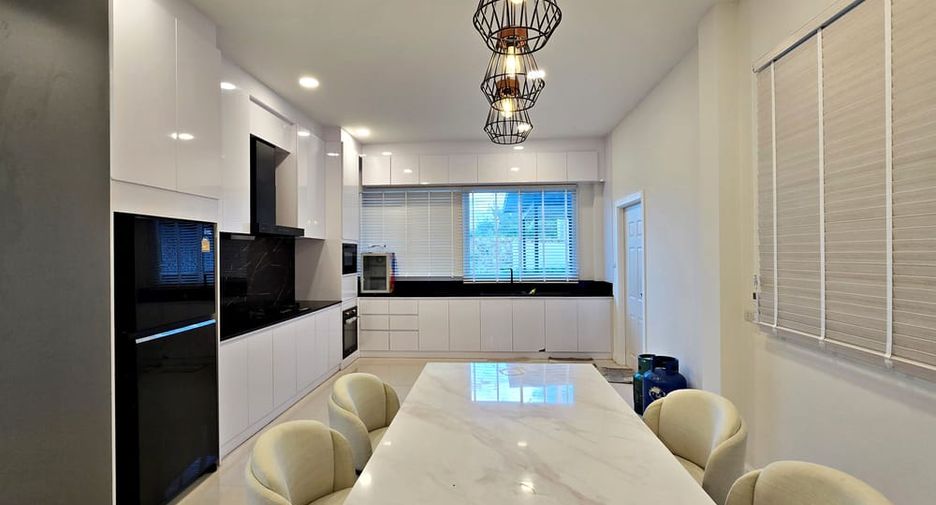 Villa en venta de 3 habitaciones en Huay Yai, Pattaya