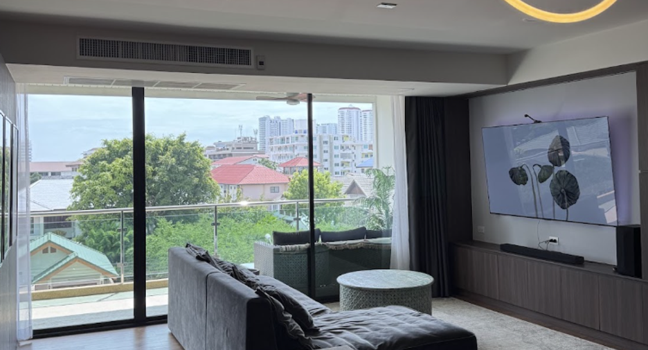 For sale 2 bedrooms apartment in Jomtien, Pattaya