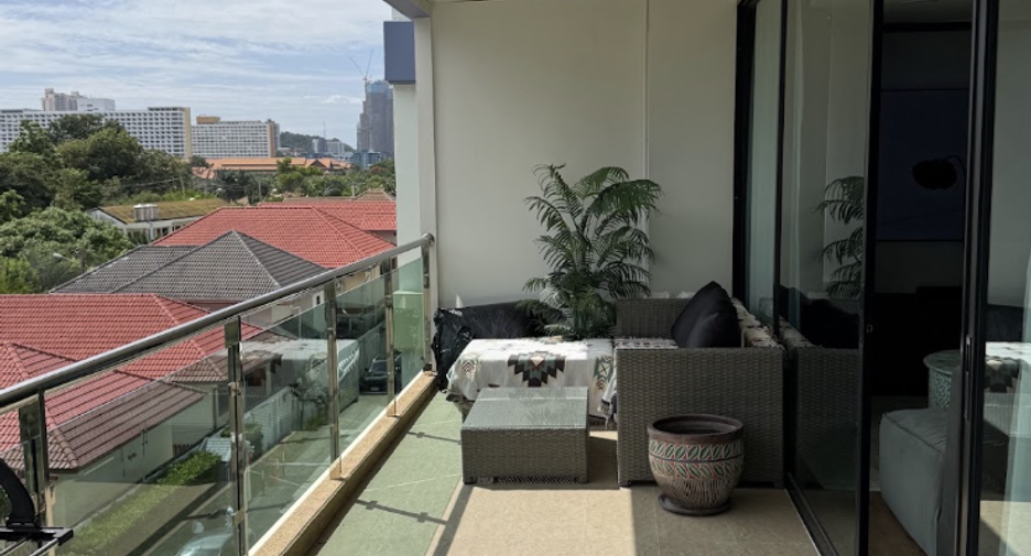 For sale 2 bedrooms apartment in Jomtien, Pattaya