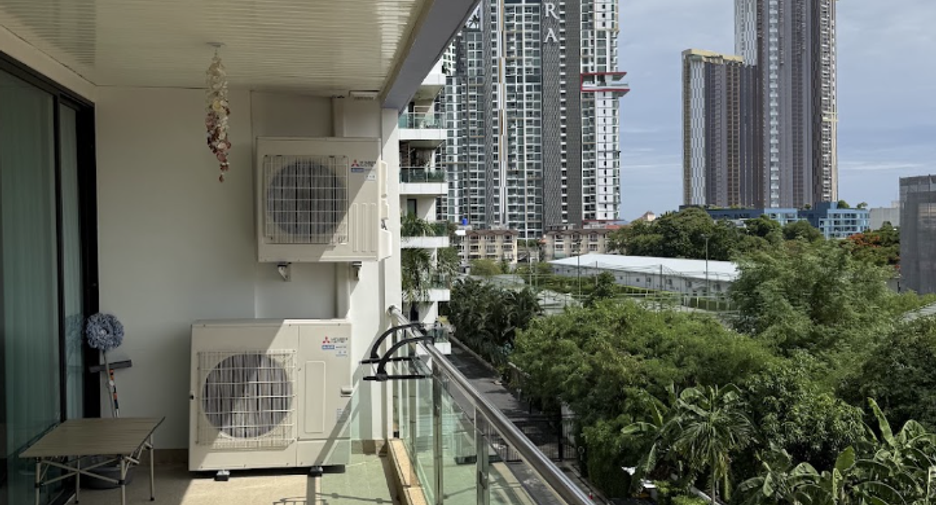 For sale 2 bedrooms apartment in Jomtien, Pattaya