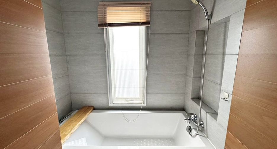 Villa zum Kauf mit 3 Zimmer in Bang Lamung, Chonburi