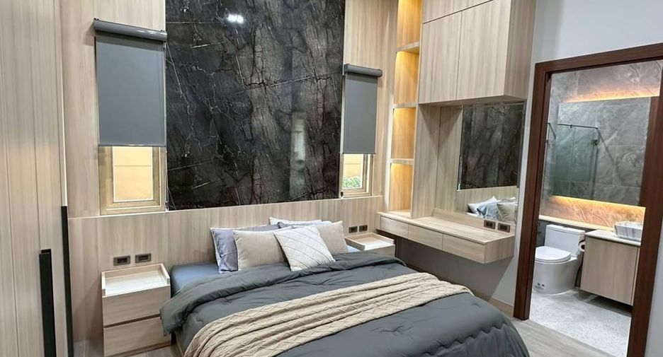 Villa en alquiler de 4 habitaciones en Bang Lamung, Chonburi