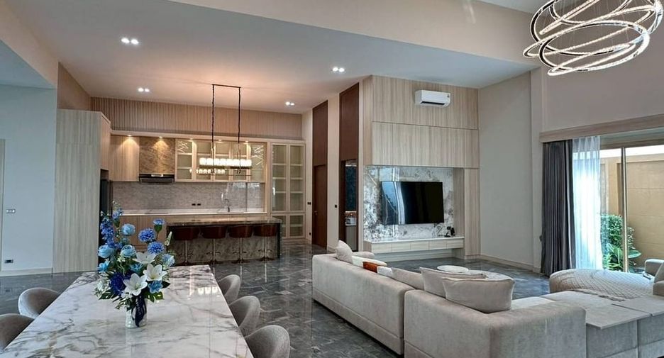Villa en alquiler de 4 habitaciones en Bang Lamung, Chonburi