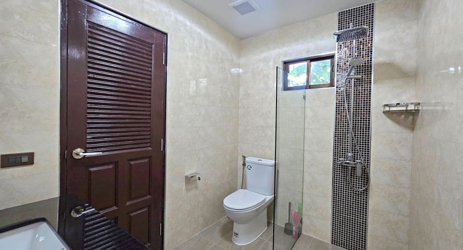 For sale 3 bedrooms villa in Bang Lamung, Chonburi