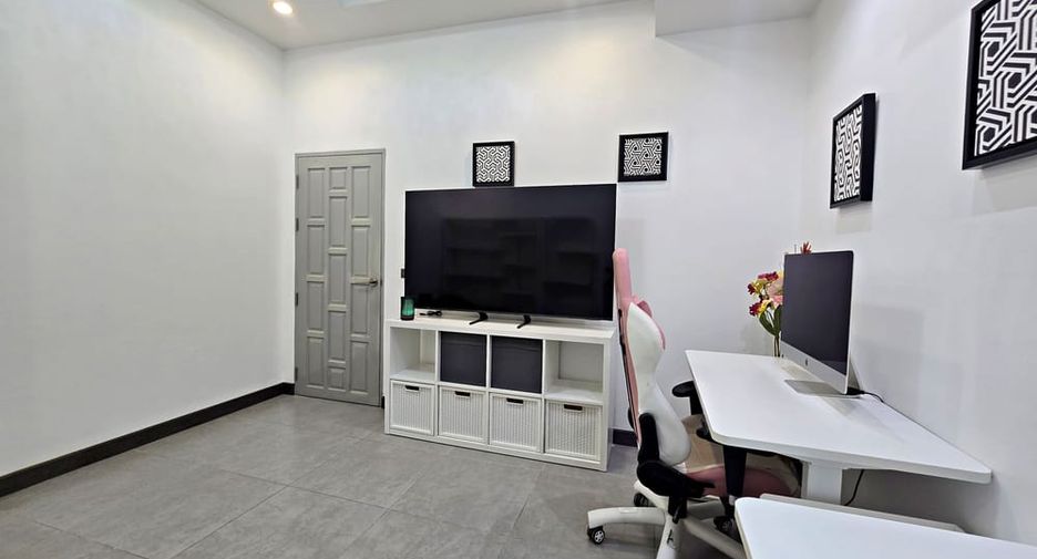 For sale 3 bedrooms villa in Bang Lamung, Chonburi
