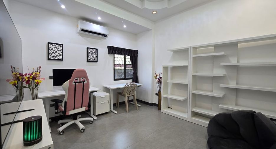 For sale 3 bedrooms villa in Bang Lamung, Chonburi