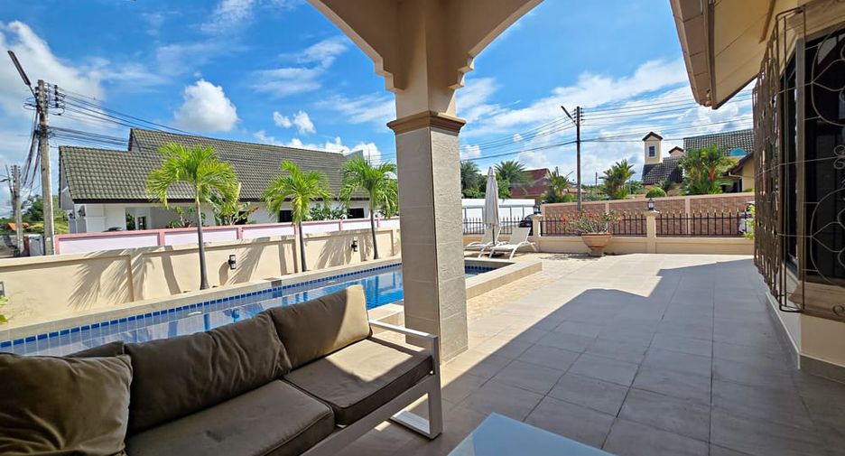 For sale 3 bedrooms villa in Bang Lamung, Chonburi