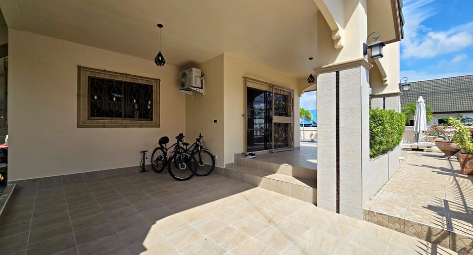 For sale 3 bedrooms villa in Bang Lamung, Chonburi