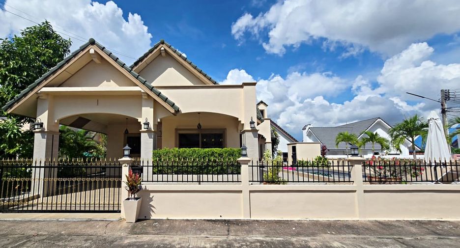 For sale 3 bedrooms villa in Bang Lamung, Chonburi