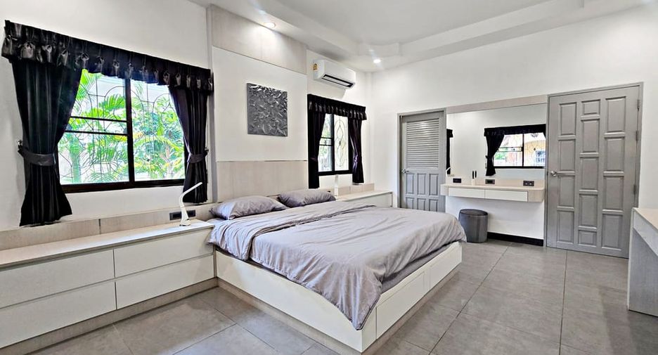 For sale 3 bedrooms villa in Bang Lamung, Chonburi