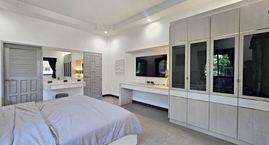 For sale 3 bedrooms villa in Bang Lamung, Chonburi