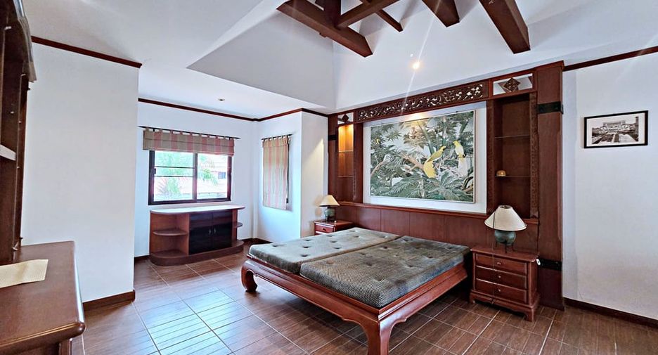 Villa en alquiler de 3 habitaciones en Bang Lamung, Chonburi