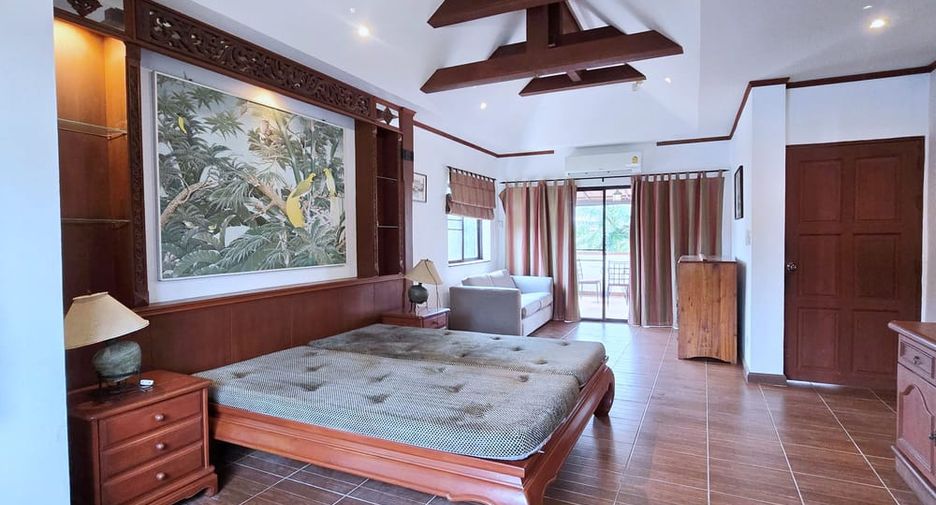 Villa en alquiler de 3 habitaciones en Bang Lamung, Chonburi