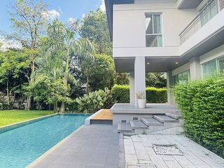 For rent 4 bedrooms house in Pak Kret, Nonthaburi