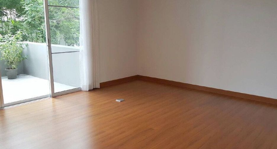 For rent 4 bedrooms house in Pak Kret, Nonthaburi