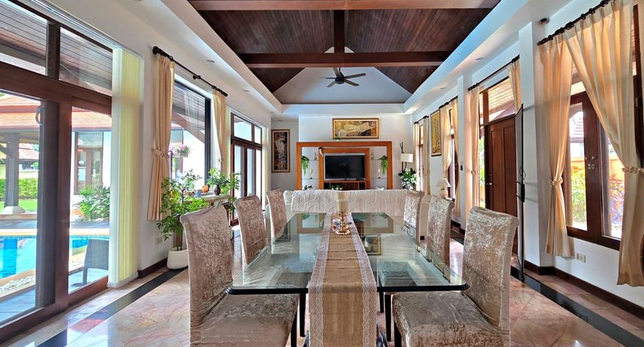 For rent 3 bedrooms villa in Bang Lamung, Chonburi