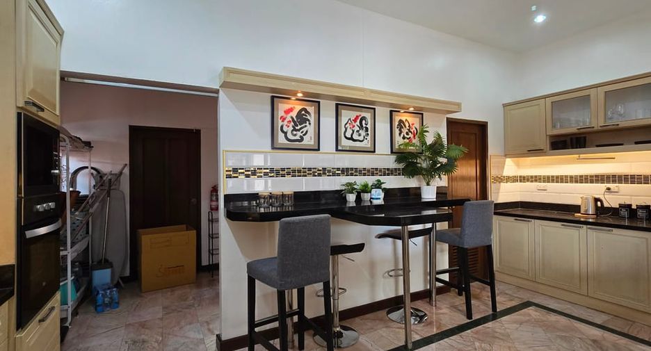 For rent 3 bedrooms villa in Bang Lamung, Chonburi