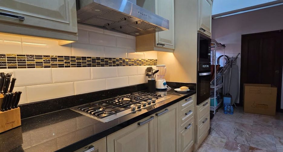 For rent 3 bedrooms villa in Bang Lamung, Chonburi