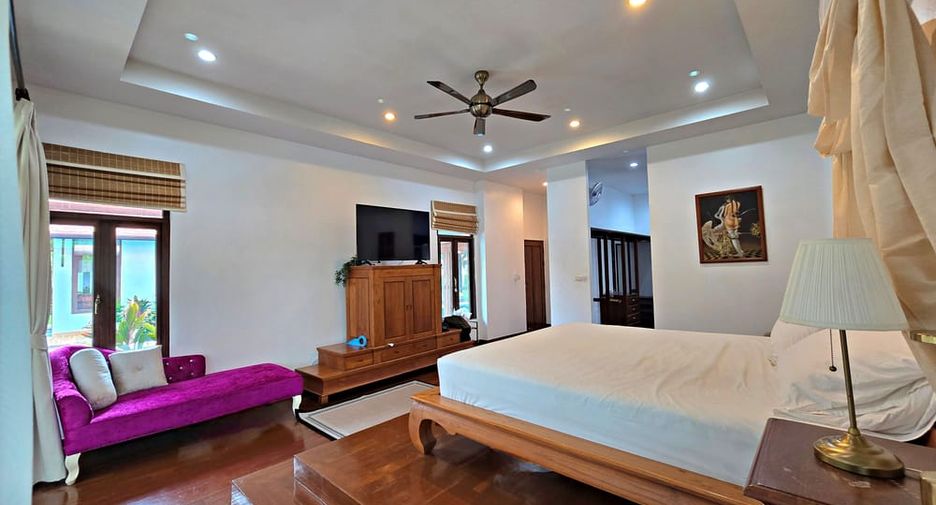 For rent 3 bedrooms villa in Bang Lamung, Chonburi