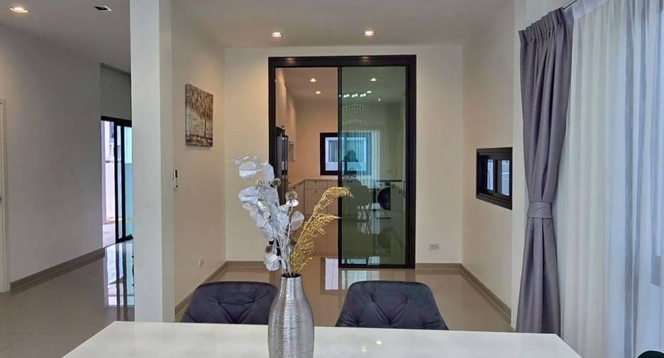 For rent 4 bedrooms house in Bang Lamung, Chonburi