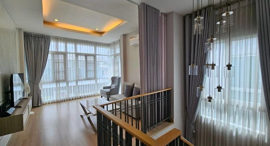 Haus zur Miete mit 3 Zimmer in Bang Lamung, Chonburi