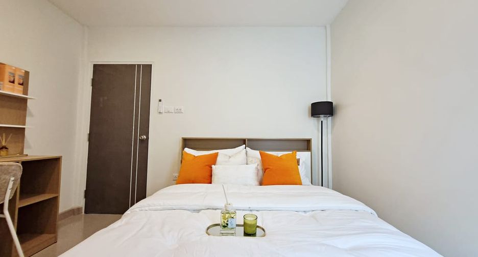 Casa en alquiler de 3 habitaciones en Bang Lamung, Chonburi