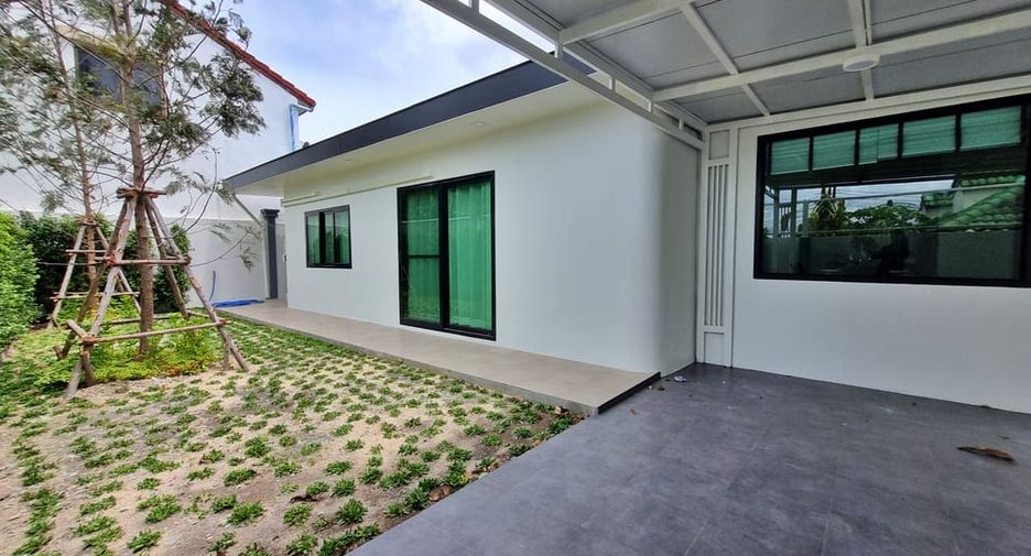 Casa en alquiler de 3 habitaciones en Bang Lamung, Chonburi