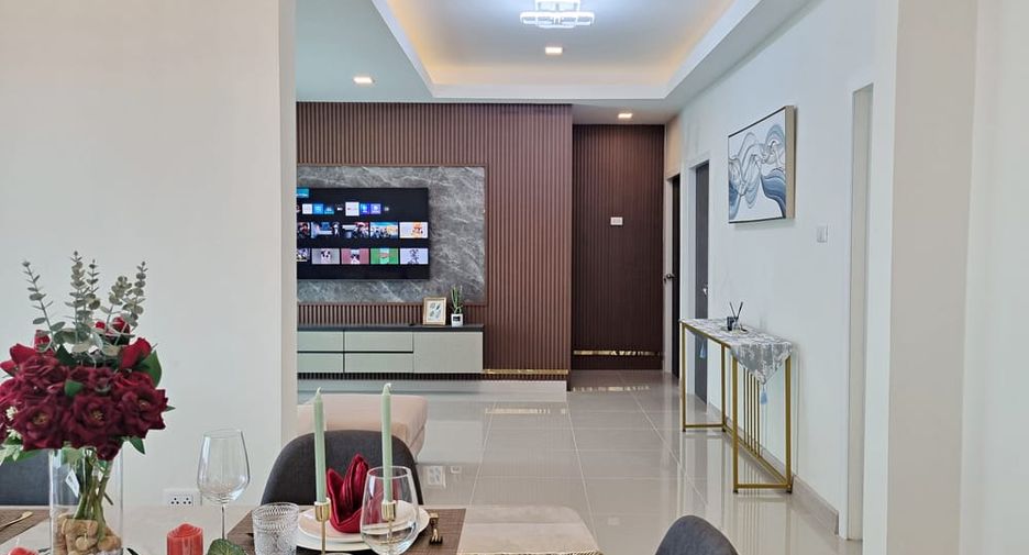 Casa en alquiler de 3 habitaciones en Bang Lamung, Chonburi