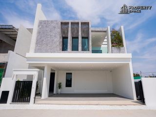 À louer et à vendre 4 chambres villa à Bang Lamung, Chonburi
