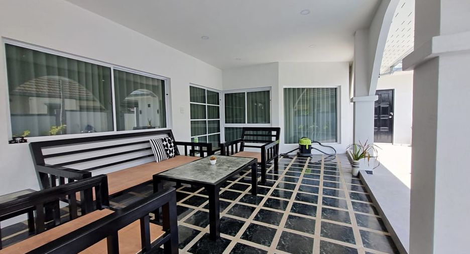 For rent そして for sale 3 ベッドルーム villa in Bang Lamung, Chonburi