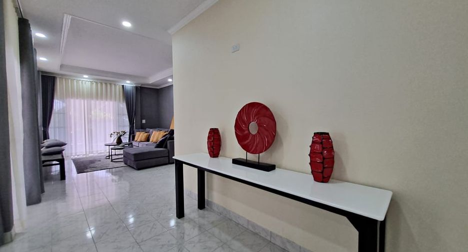 For rent そして for sale 3 ベッドルーム villa in Bang Lamung, Chonburi