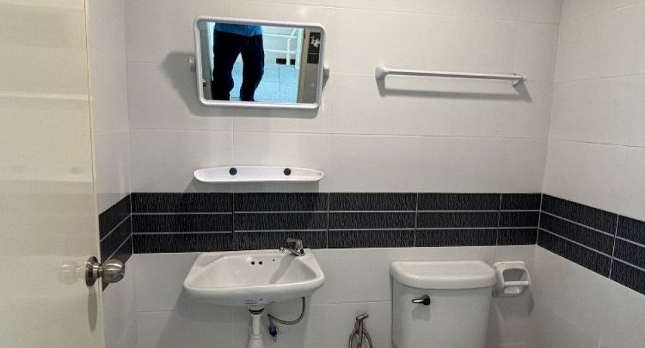 Продажа 2 спальни таунхаус в Нонг Чок, Бангкок
