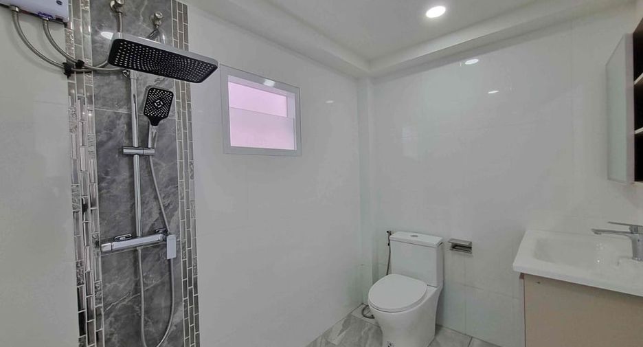 Продажа 3 спальни вилла в Банг Ламунг, Чонбури