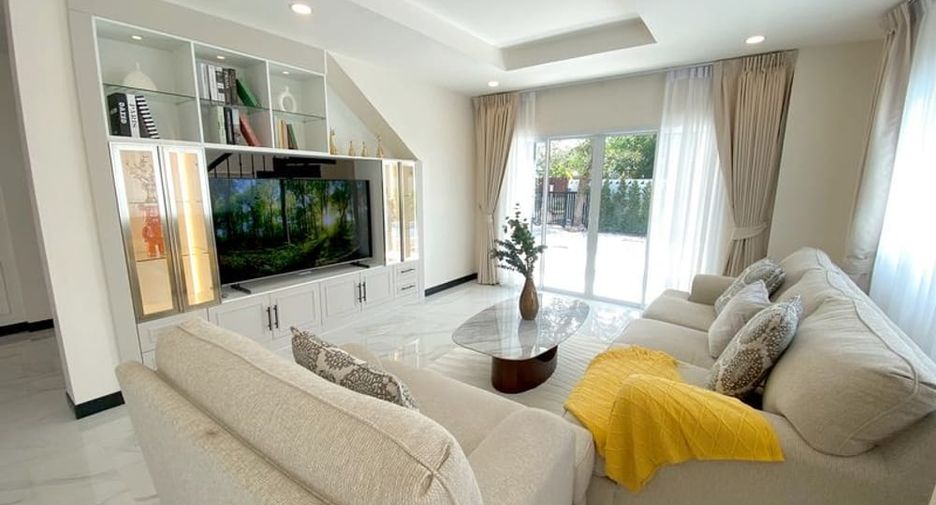 Villa en venta de 5 habitaciones en Bang Lamung, Chonburi