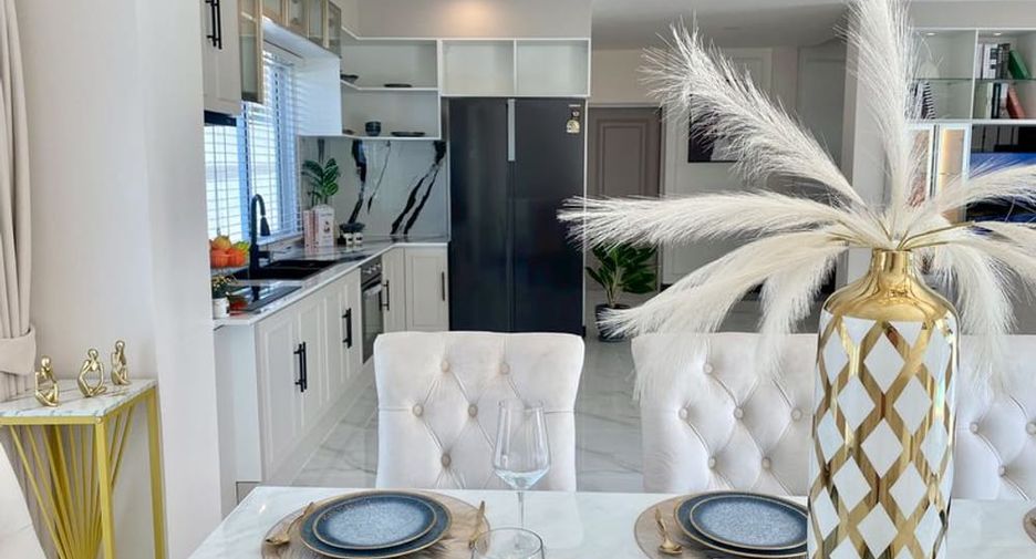 Villa en venta de 5 habitaciones en Bang Lamung, Chonburi