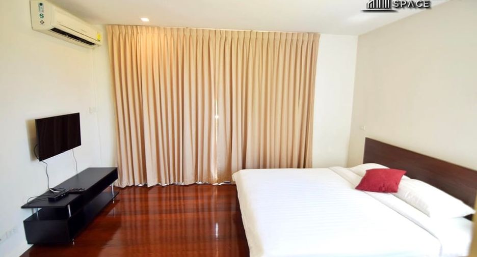 For rent 4 bedrooms villa in Bang Lamung, Chonburi