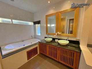 À louer 5 chambres villa à Bang Lamung, Chonburi