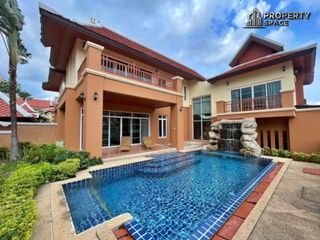 À louer 5 chambres villa à Bang Lamung, Chonburi