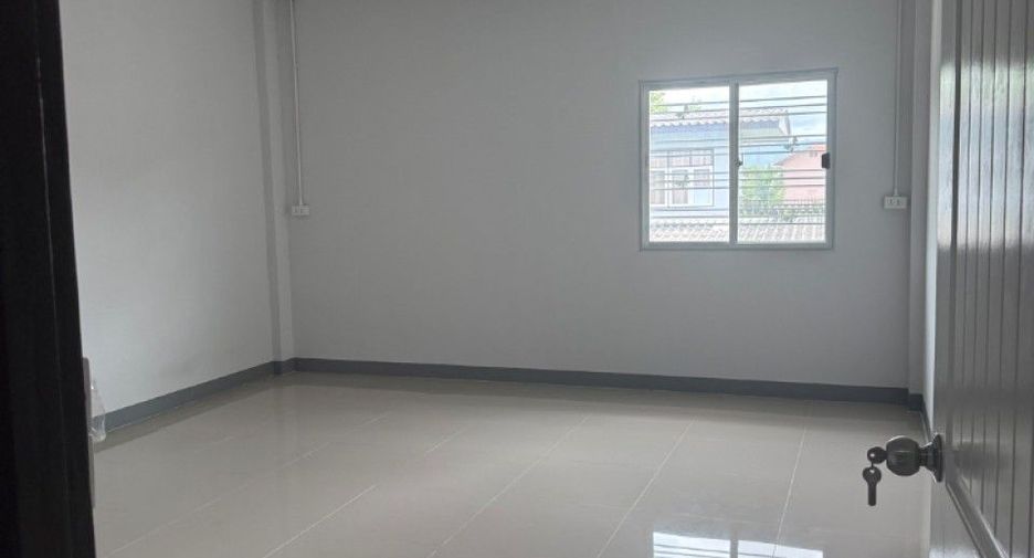 For rent and for sale 2 bedrooms townhouse in Mueang Lamphun, Lamphun