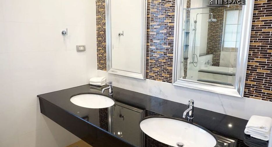 Villa en alquiler de 4 habitaciones en Bang Lamung, Chonburi