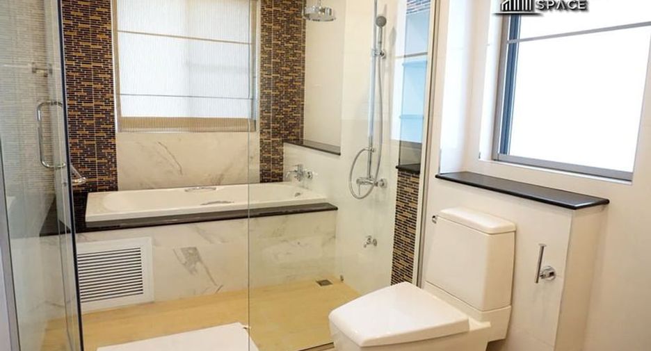 Villa en alquiler de 4 habitaciones en Bang Lamung, Chonburi