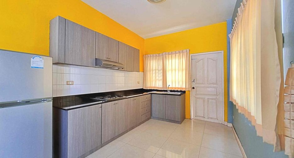 À louer 3 chambres maison à Bang Lamung, Chonburi