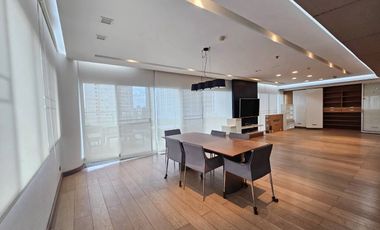 For sale 3 bedrooms condo in Khlong Toei, Bangkok