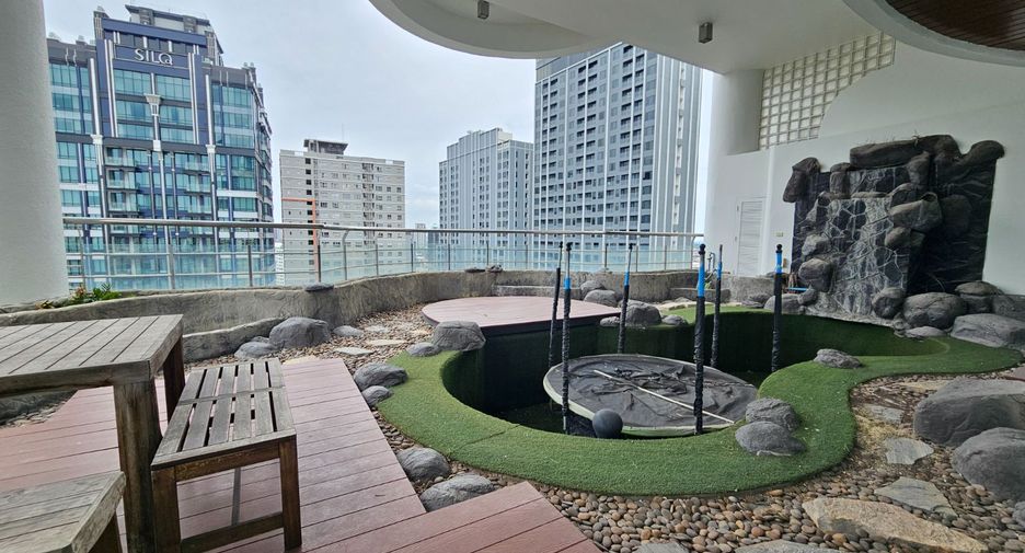 For sale 3 bedrooms condo in Khlong Toei, Bangkok
