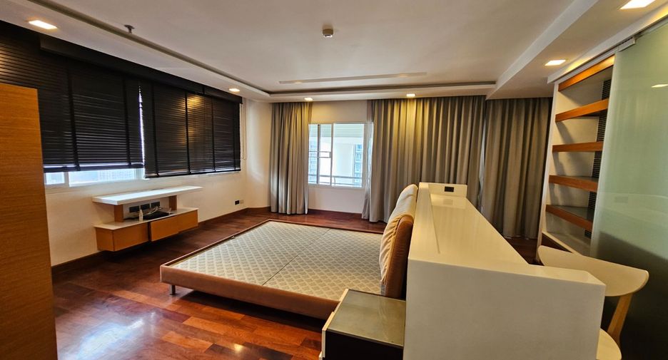 For sale 3 bedrooms condo in Khlong Toei, Bangkok
