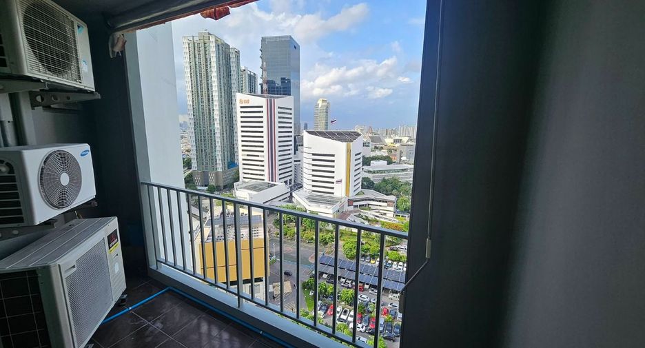 For rent 2 bedrooms condo in Huai Khwang, Bangkok